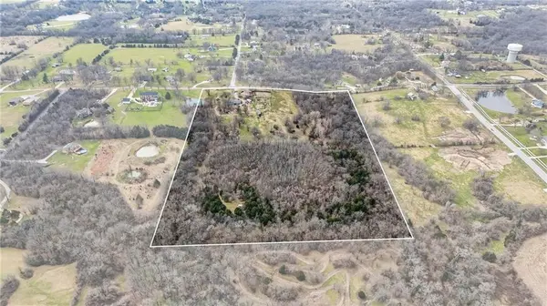 6825 S Arnett RD, Grain Valley, MO 64029