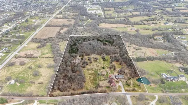 6825 S Arnett RD, Grain Valley, MO 64029