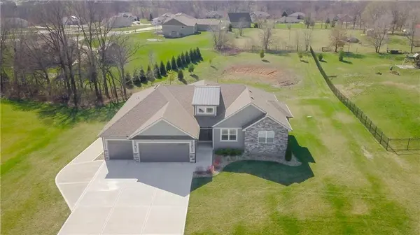 13504 Oakridge DR, Kearney, MO 64060