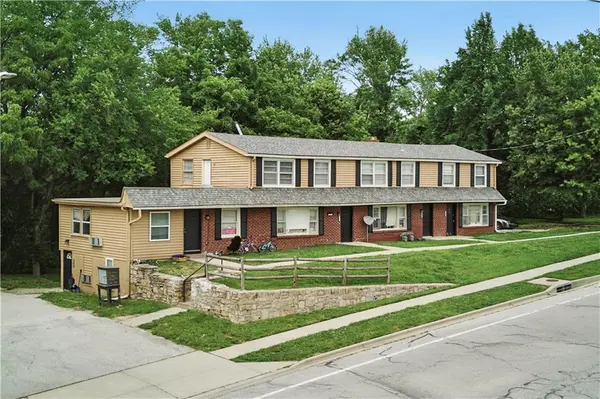 12712 W 51st ST, Shawnee, KS 66216