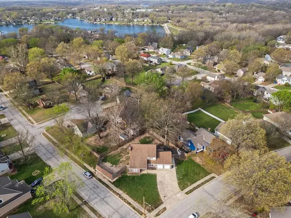 709 NW 41st ST, Blue Springs, MO 64015