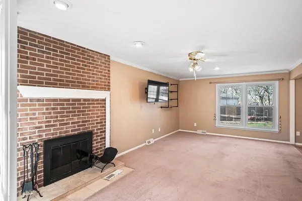 709 NW 41st ST, Blue Springs, MO 64015
