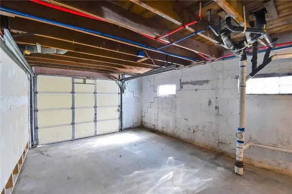 8911 E 29th ST, Kansas City, MO 64129