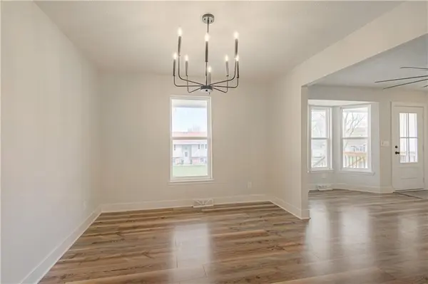 14401 NW 67th ST, Parkville, MO 64152