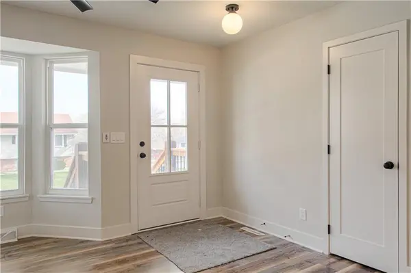 14401 NW 67th ST, Parkville, MO 64152