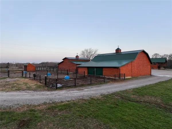13585 S AA HWY, Walker, MO 64790