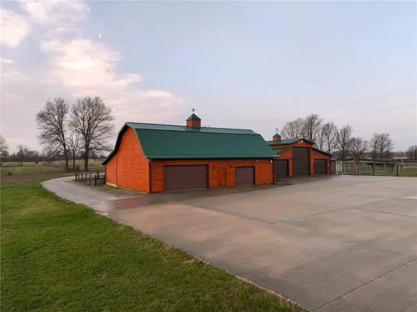 13585 S AA HWY, Walker, MO 64790