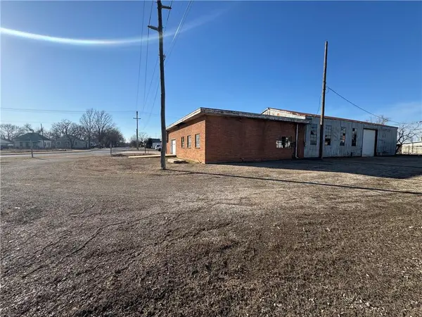 1708 W 5TH ST, Coffeyville, KS 67337
