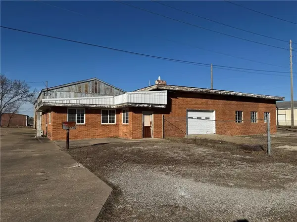 1708 W 5TH ST, Coffeyville, KS 67337