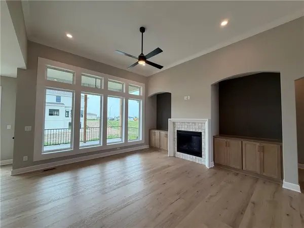 10510 N Liberty ST, Kansas City, MO 64155