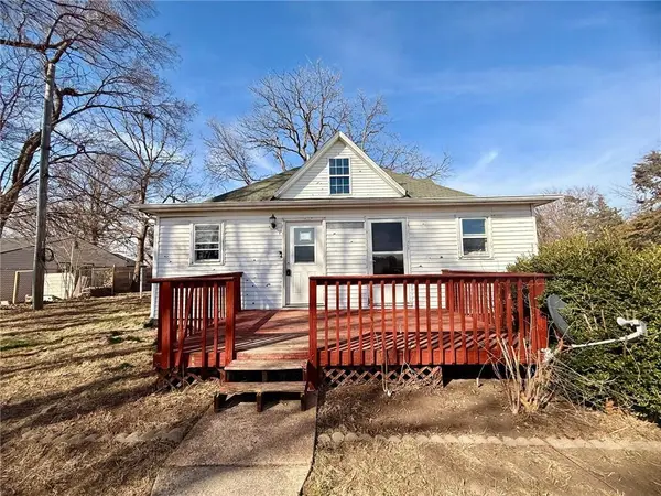 416 S 5th ST, Hopkins, MO 64461
