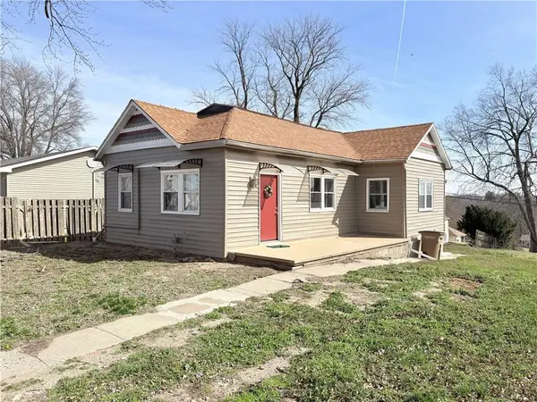 1444 S 8th ST, Atchison, KS 66002