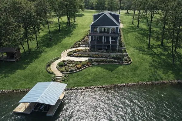 430 Lake Viking TER, Gallatin, MO 64640