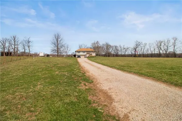 3308 E 303rd ST, Cleveland, MO 64734