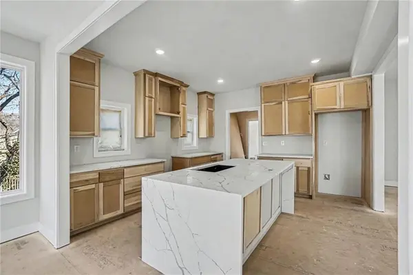 5516 NW Verlin DR, Kansas City, MO 64152
