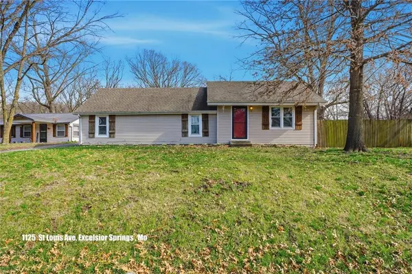 106 SARATOGA AVE, Excelsior Springs, MO 64024