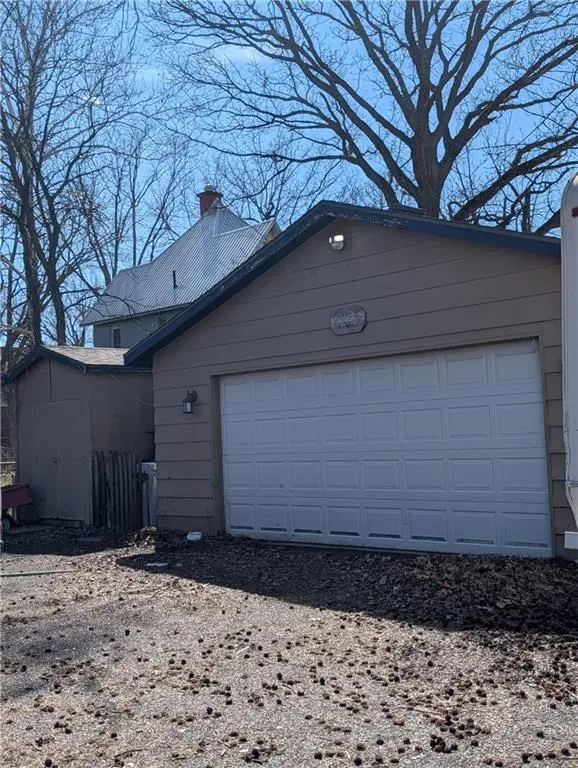 403 S Adams ST, Nevada, MO 64772