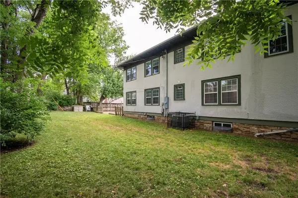 5331 Charlotte ST, Kansas City, MO 64110