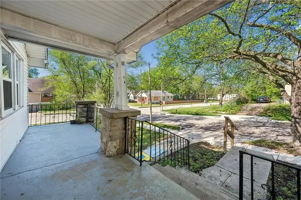 4943 Michigan AVE, Kansas City, MO 64130