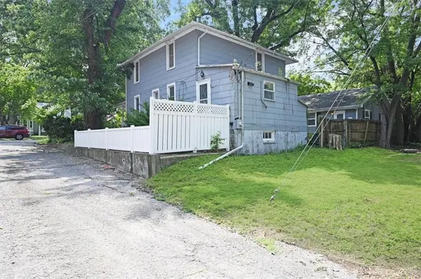 322 Arch ST, Leavenworth, KS 66048