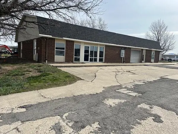2852 Four Wheel DR, Lawrence, KS 66047