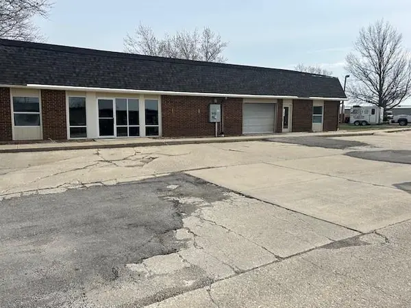 2852 Four Wheel DR, Lawrence, KS 66047