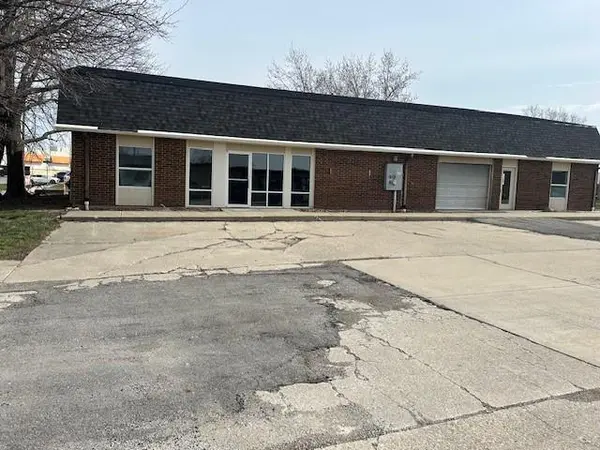 2852 Four Wheel DR, Lawrence, KS 66047