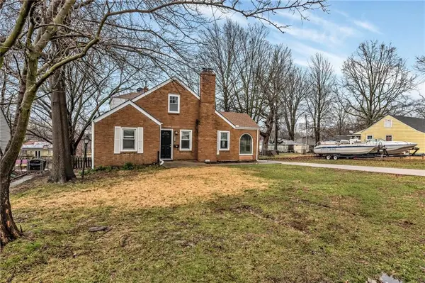 9614 E 32nd S ST, Independence, MO 64052