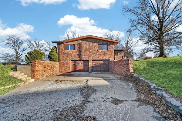 23790 Lujuan DR, Milan, MO 63556