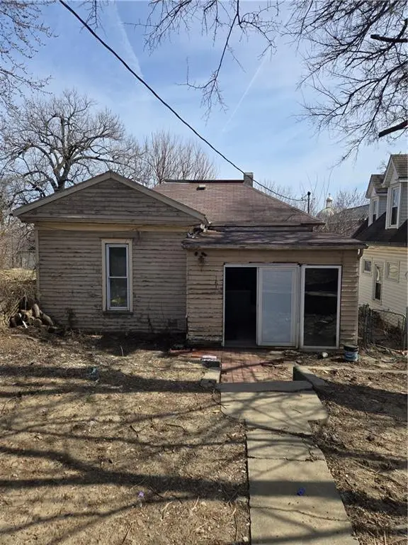 1618 Main ST, St Joseph, MO 64505