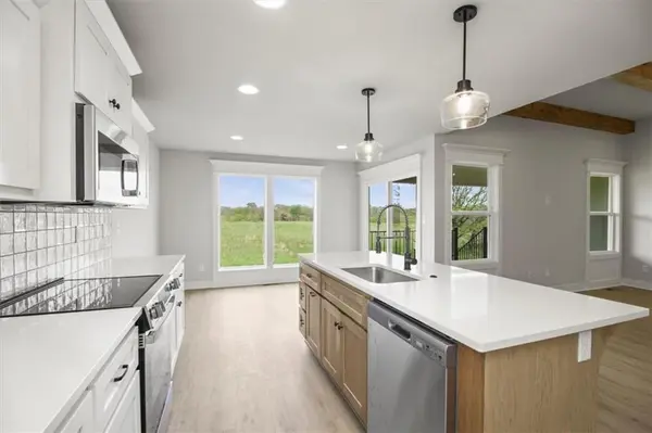 1011 Eli LN, Warrensburg, MO 64093