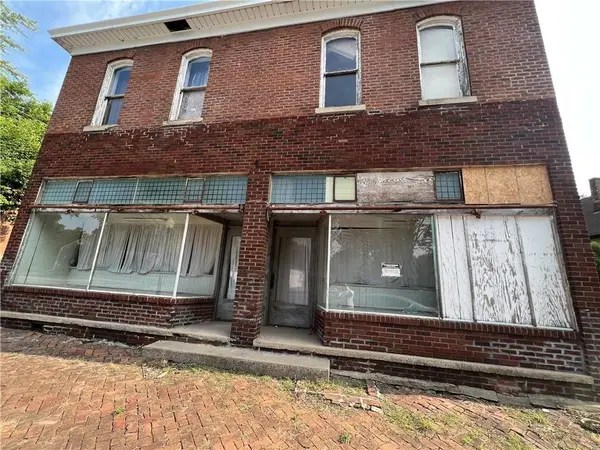 1802 Franklin AVE, Lexington, MO 64067