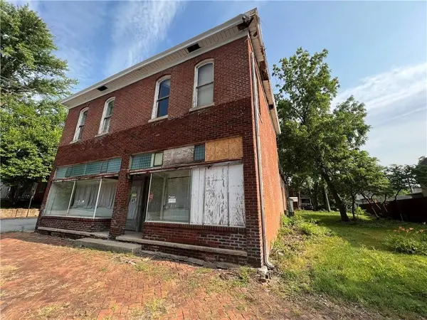1802 Franklin AVE, Lexington, MO 64067