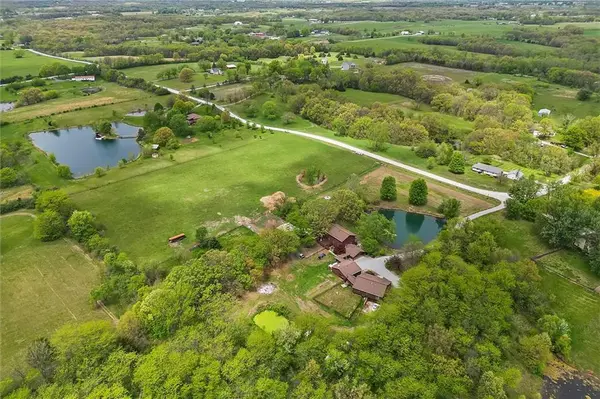 3389 SE Old Barn LN, Holt, MO 64048