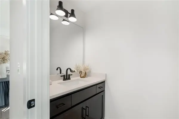 9603 Red Oak DR, Lenexa, KS 66219