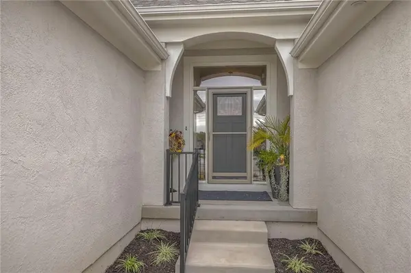 13845 Westgate ST, Overland Park, KS 66221