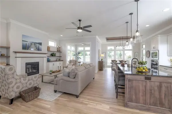 13845 Westgate ST, Overland Park, KS 66221