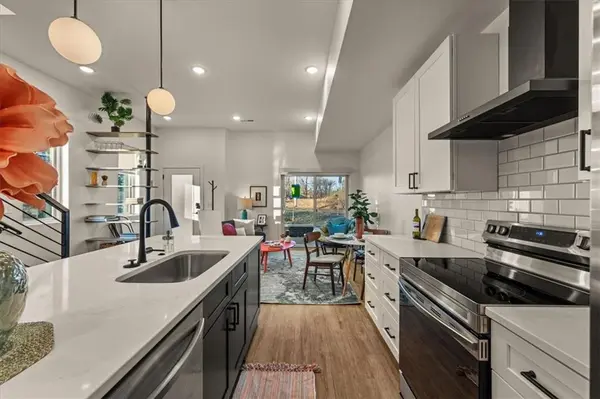 1225 E 29th ST, Kansas City, MO 64109
