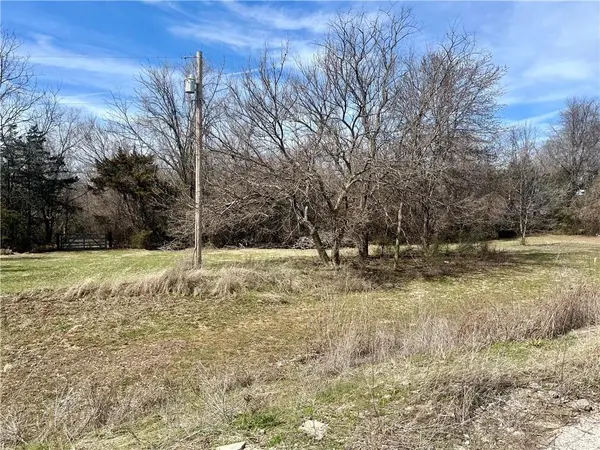 19206 Metcalf AVE, Stilwell, KS 66085