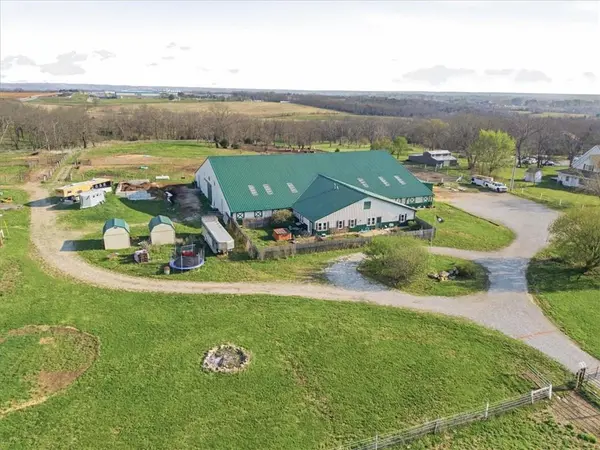 35300 W 95th ST, De Soto, KS 66018