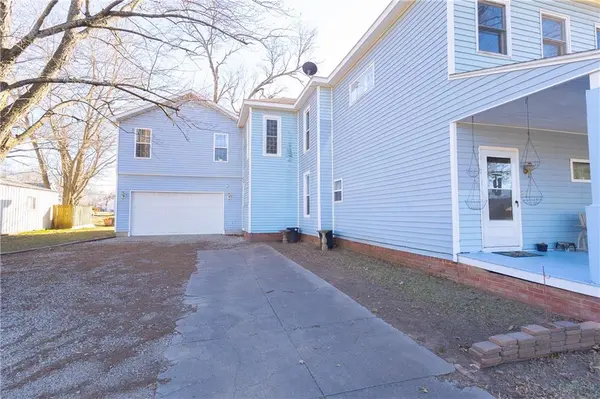 703 E 4th ST, Cherryvale, KS 67335