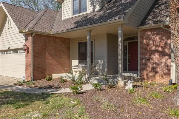 5710 W Goff CT, Lawrence, KS 66047