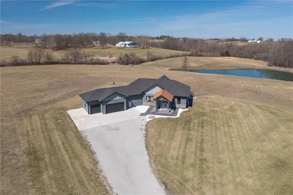 7300 80th RD, St Joseph, MO 64507