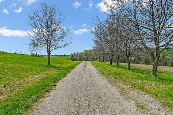 1548 N 800 RD, Baldwin City, KS 66006