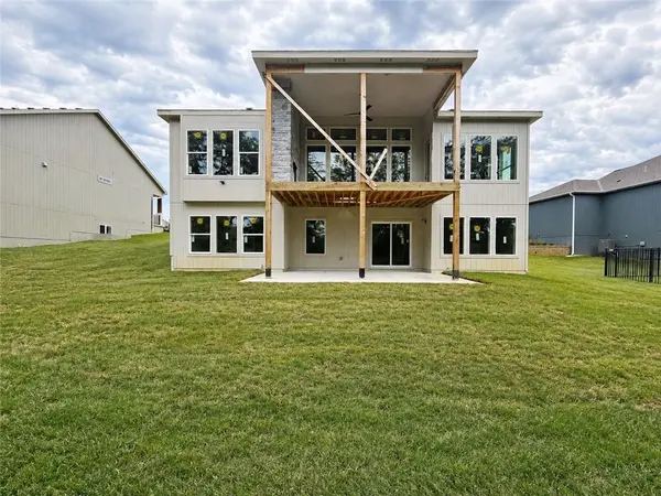24875 W 145th PL, Olathe, KS 66061
