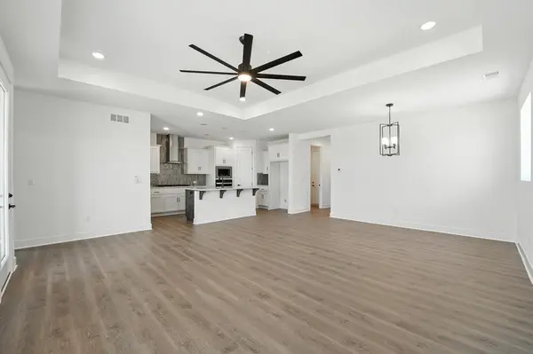1717 NW 105th TER, Kansas City, MO 64155