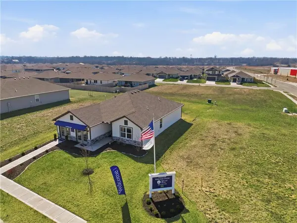 20385 W 193rd LN, Spring Hill, KS 66083