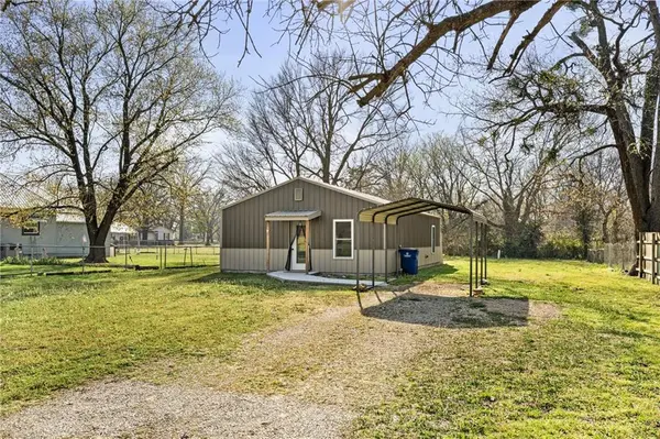 609 N Wood ST, Caney, KS 67333
