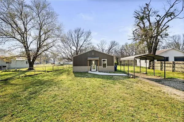 609 N Wood ST, Caney, KS 67333