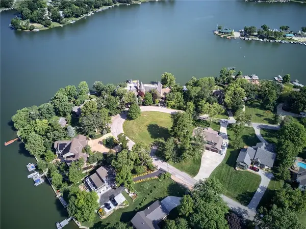 10006 NW 75th ST, Weatherby Lake, MO 64152